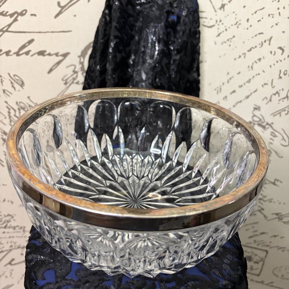 🩷2/$20✨ VINTAGE MCM Crystal Glass Candy Serving Bowl With Metal Rim Sterling?